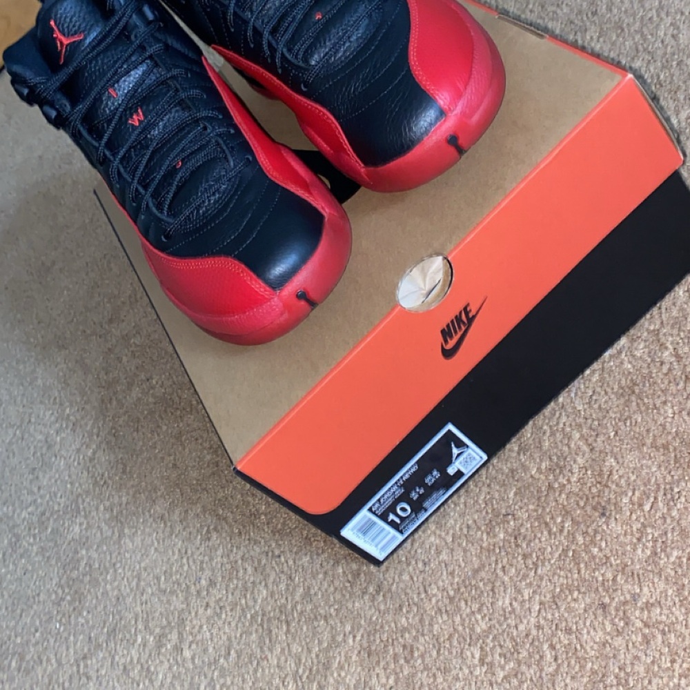Nike Men's Black and Red Sneakers